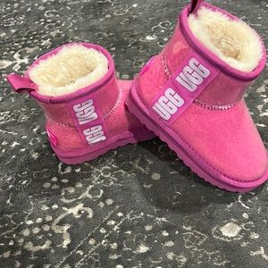 Size 11 Ugg pink clear minis never worn